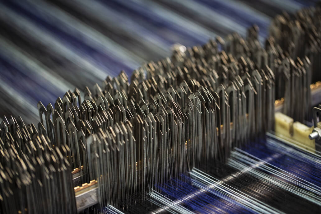 Thread running through tenterhooks